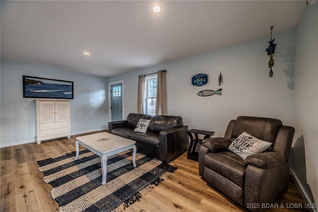 Gravois Mills, Missouri, 65037, United States, 3 Bedrooms Bedrooms, ,3 BathroomsBathrooms,Residential,Active,1945462