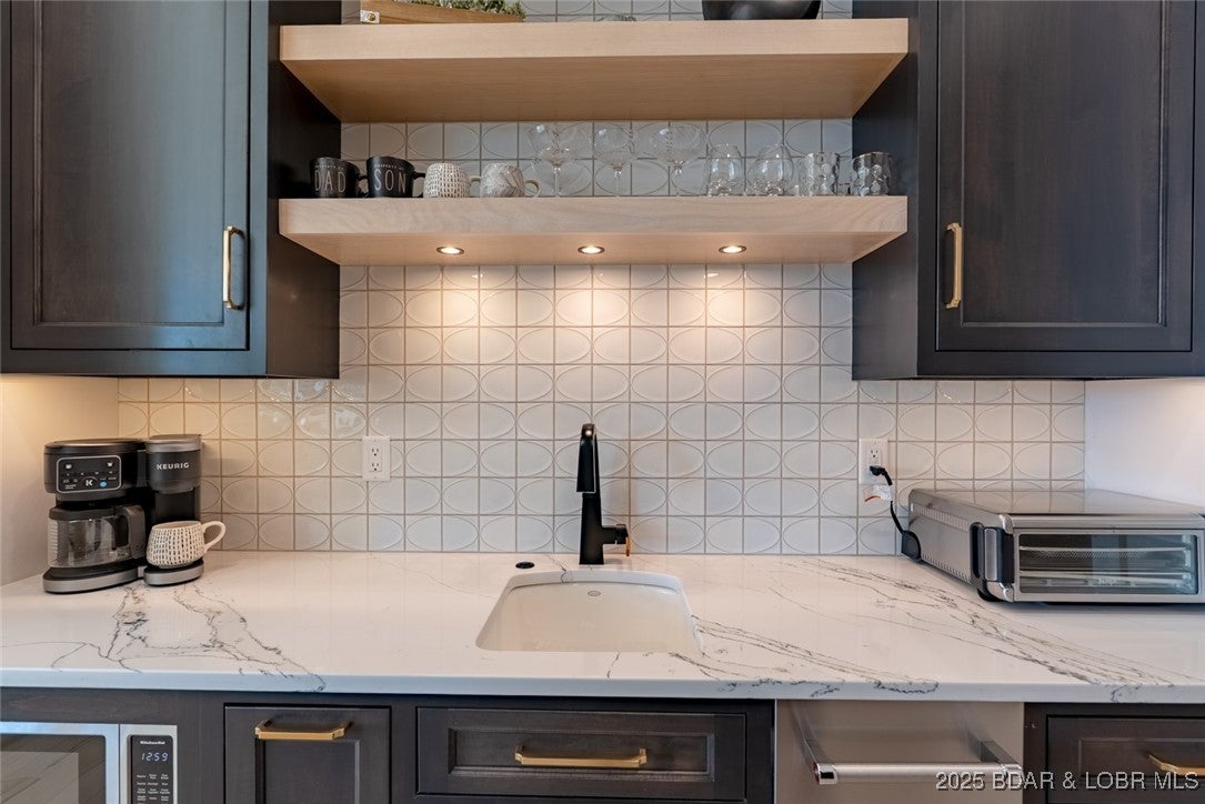 Sunrise Beach, Missouri, 65079, United States, 5 Bedrooms Bedrooms, ,7 BathroomsBathrooms,Residential,Active,1961963