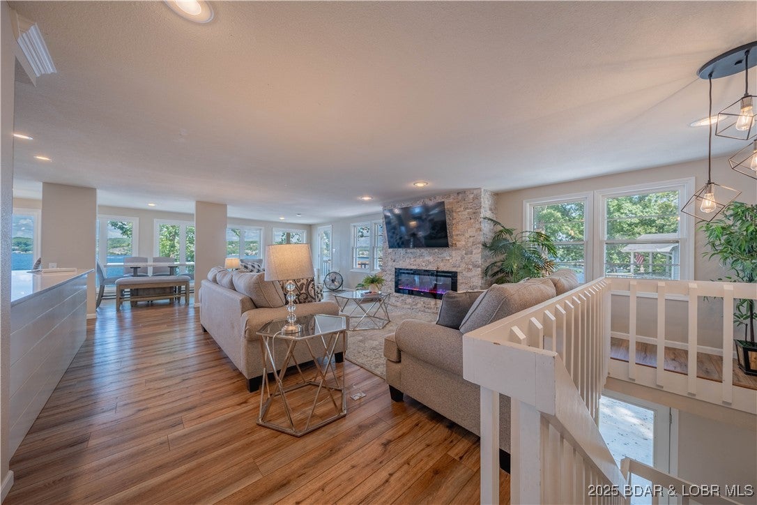 Sunrise Beach, Missouri, 65079, United States, 9 Bedrooms Bedrooms, ,7 BathroomsBathrooms,Residential,Active,1898212