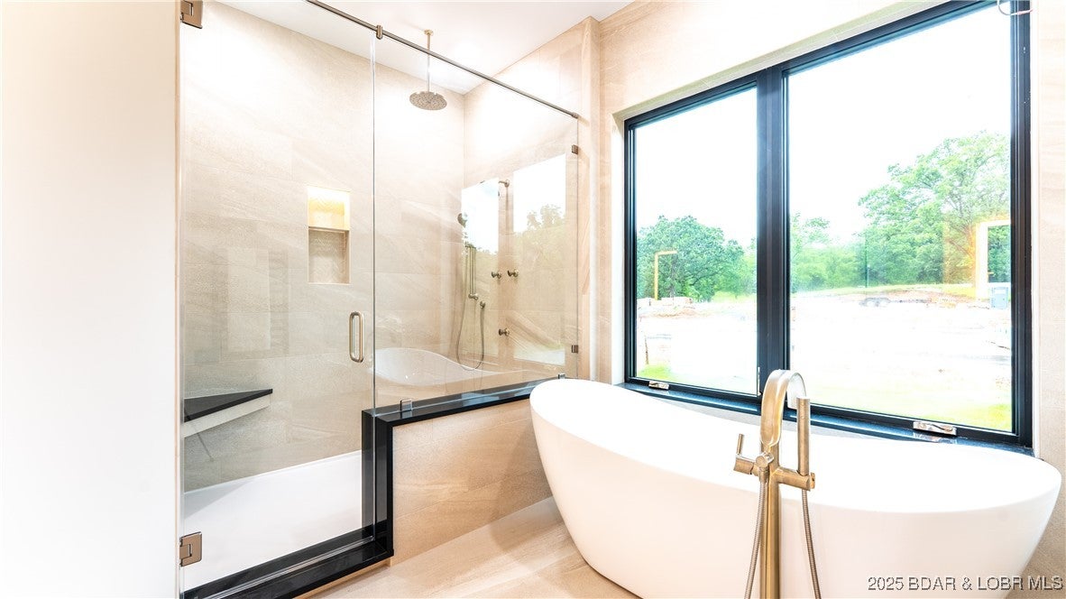 Osage Beach, Missouri, 65065, United States, 4 Bedrooms Bedrooms, ,5 BathroomsBathrooms,Residential,Active,1877825