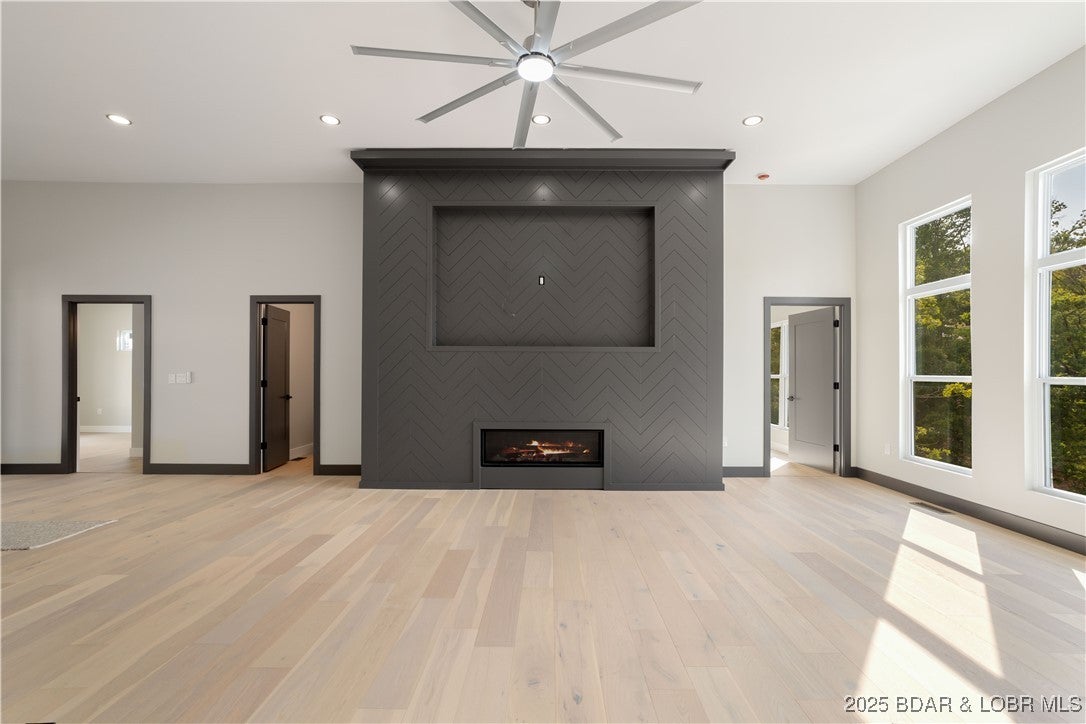 Sunrise Beach, Missouri, 65065, United States, 6 Bedrooms Bedrooms, ,6 BathroomsBathrooms,Residential,Active,1929710