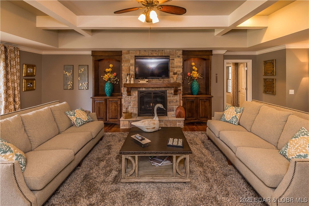 Jefferson City, Missouri, 65109, United States, 4 Bedrooms Bedrooms, ,4 BathroomsBathrooms,Residential,Active,1990045