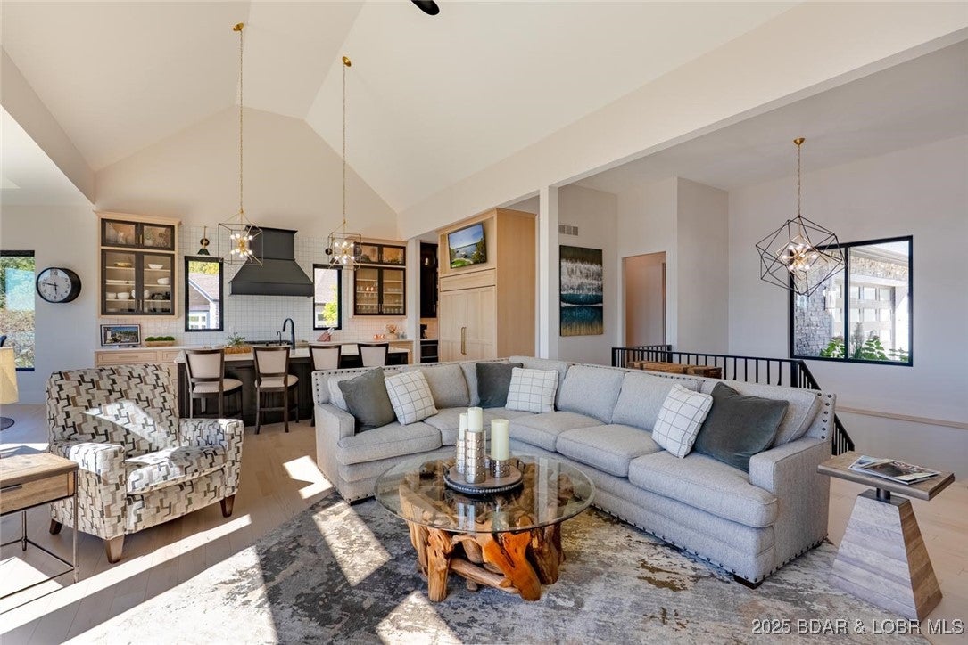 Sunrise Beach, Missouri, 65079, United States, 5 Bedrooms Bedrooms, ,7 BathroomsBathrooms,Residential,Active,1961963