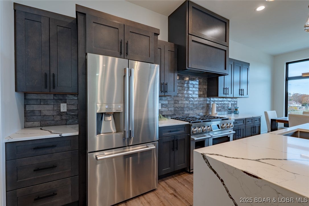 Osage Beach, Missouri, 65065, United States, 5 Bedrooms Bedrooms, ,4 BathroomsBathrooms,Residential,Active,1953713