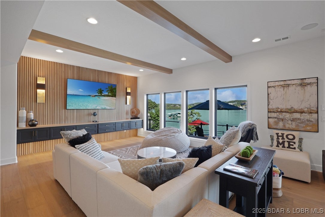 Porto Cima, Missouri, 65079, United States, 6 Bedrooms Bedrooms, ,5 BathroomsBathrooms,Residential,Active,1960144