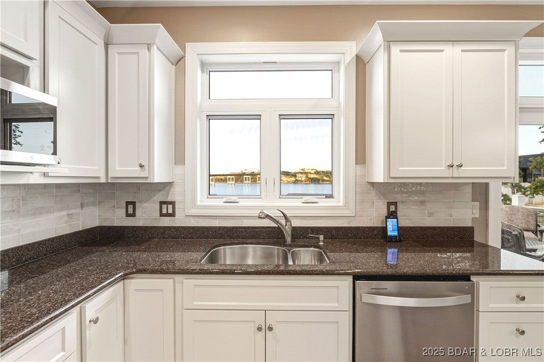 Porto Cima, Missouri, 65079, United States, 5 Bedrooms Bedrooms, ,4 BathroomsBathrooms,Residential,Active,1973370