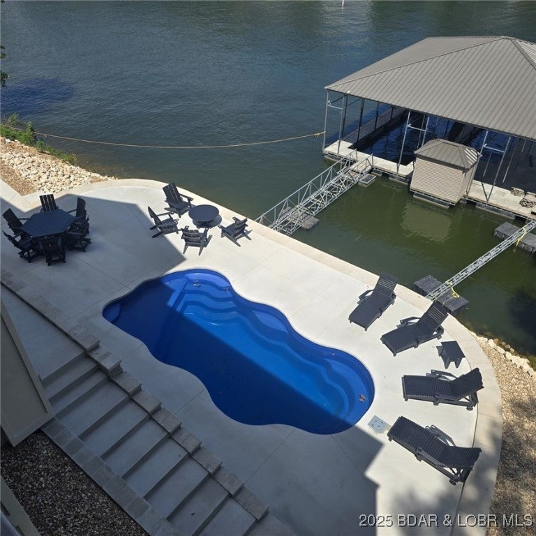 Sunrise Beach, Missouri, 65079, United States, 6 Bedrooms Bedrooms, ,7 BathroomsBathrooms,Residential,Active,1968091