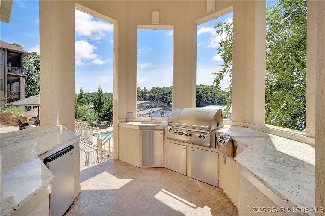 Porto Cima, Missouri, 65079, United States, 7 Bedrooms Bedrooms, ,7 BathroomsBathrooms,Residential,Active,1922532