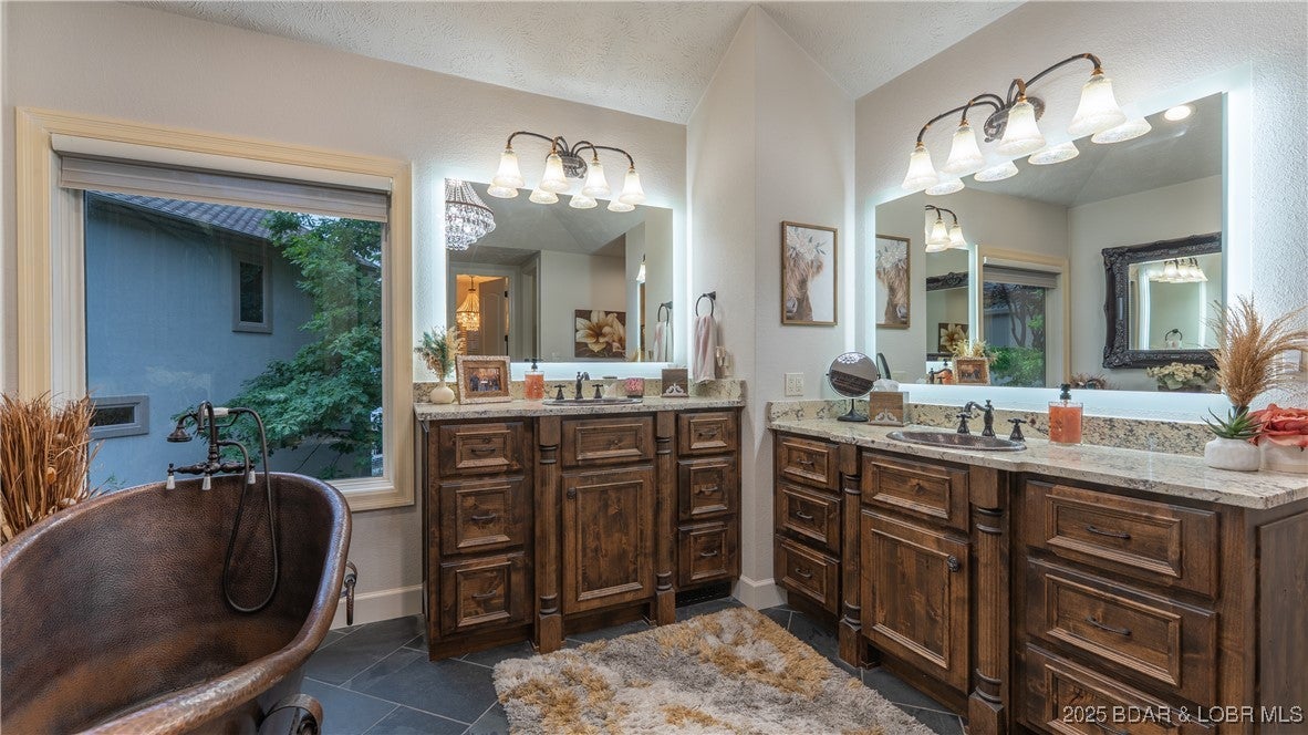 Porto Cima, Missouri, 65079, United States, 5 Bedrooms Bedrooms, ,5 BathroomsBathrooms,Residential,Active,1877782