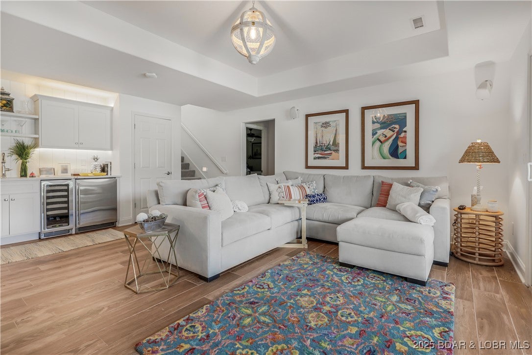 Lake Ozark, Missouri, 65049, United States, 6 Bedrooms Bedrooms, ,4 BathroomsBathrooms,Residential,Active,2006947