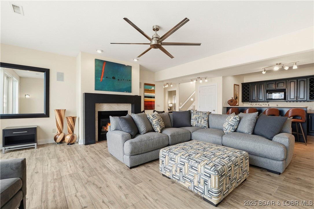 Porto Cima, Missouri, 65079, United States, 5 Bedrooms Bedrooms, ,4 BathroomsBathrooms,Residential,Active,1973370