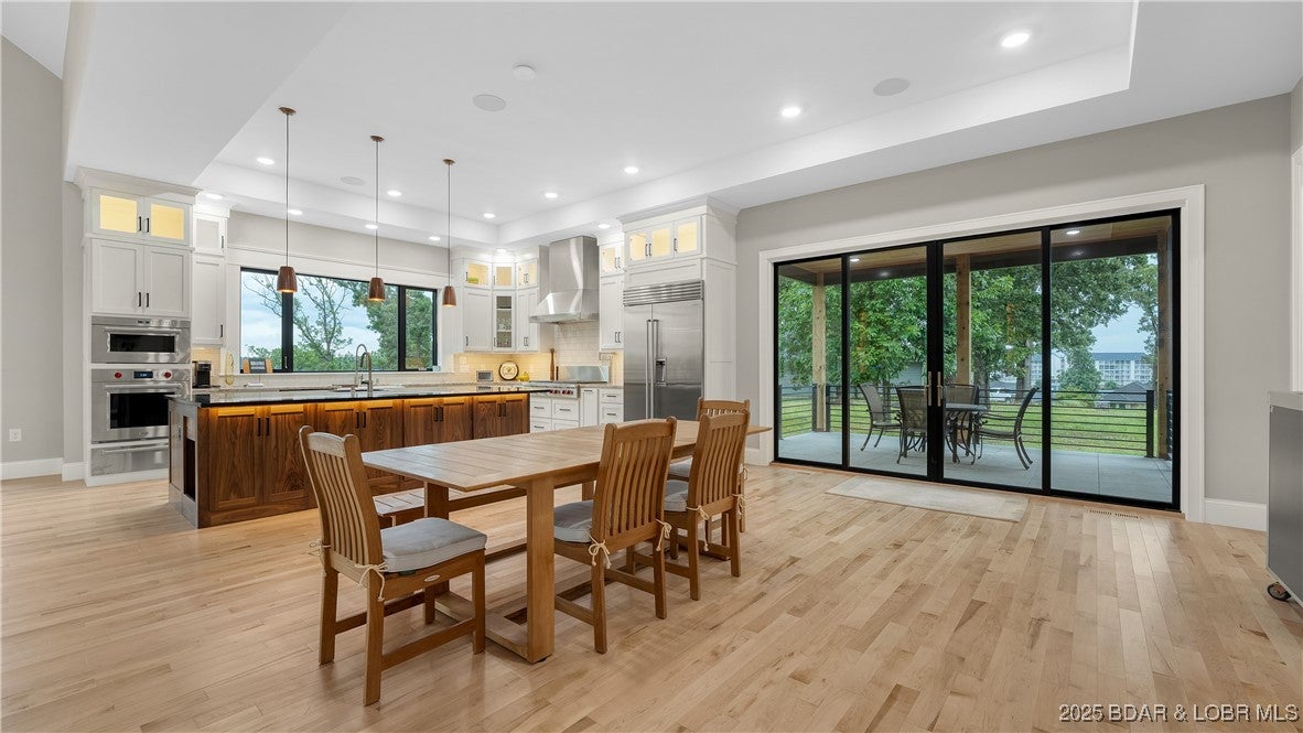 Osage Beach, Missouri, 65065, United States, 4 Bedrooms Bedrooms, ,5 BathroomsBathrooms,Residential,Active,1877825