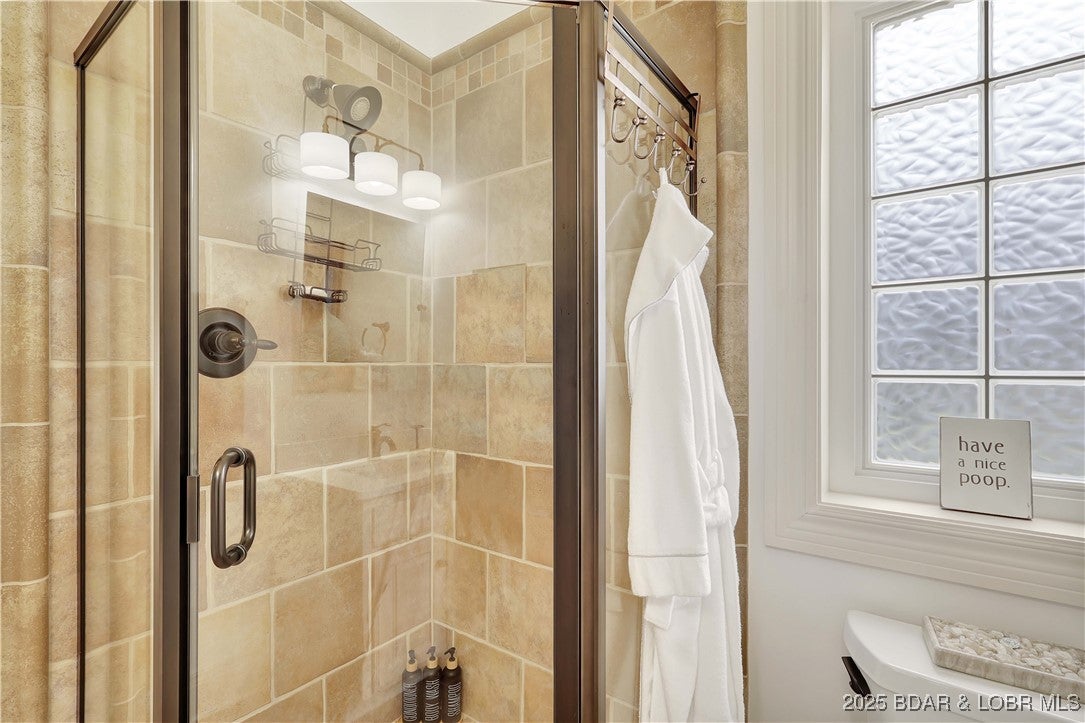 Porto Cima, Missouri, 65079, United States, 7 Bedrooms Bedrooms, ,7 BathroomsBathrooms,Residential,Active,1922532