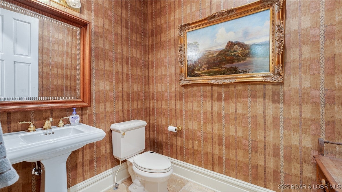 Sunrise Beach, Missouri, 65079, United States, ,7 BathroomsBathrooms,Residential,Active,1748281