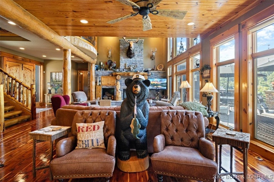 Sunrise Beach, Missouri, 65079, United States, 7 Bedrooms Bedrooms, ,6 BathroomsBathrooms,Residential,Active,1903216