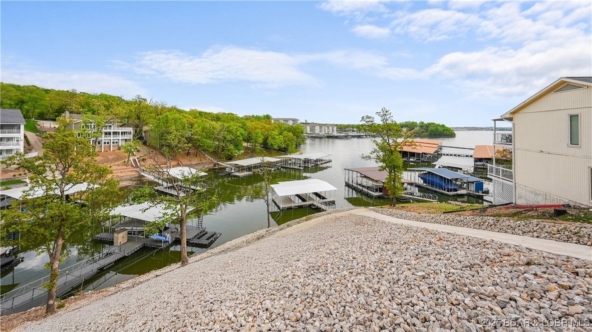 Osage Beach, Missouri, 65065, United States, 4 Bedrooms Bedrooms, ,4 BathroomsBathrooms,Residential,Active,1946330