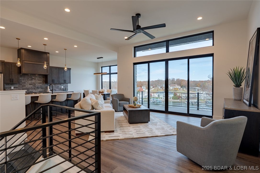 Osage Beach, Missouri, 65065, United States, 5 Bedrooms Bedrooms, ,4 BathroomsBathrooms,Residential,Active,1953713