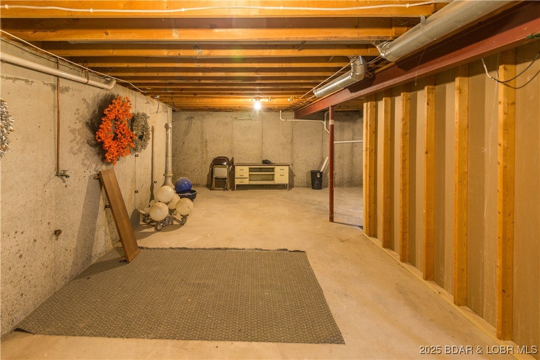 Jefferson City, Missouri, 65109, United States, 4 Bedrooms Bedrooms, ,4 BathroomsBathrooms,Residential,Active,1990045