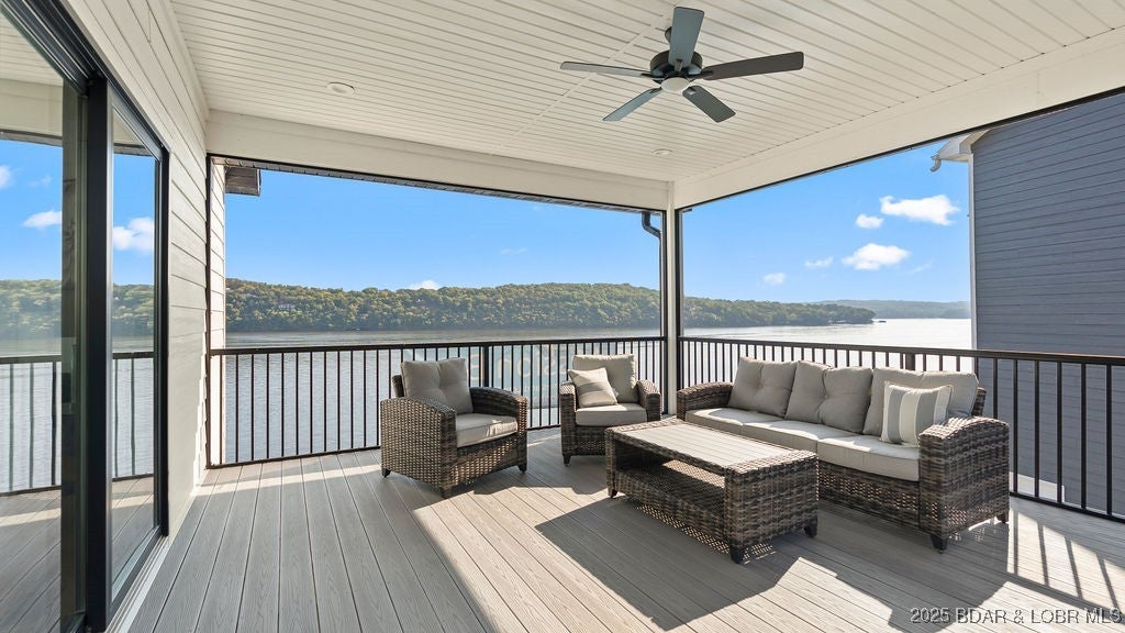 Camdenton, Missouri, 65020, United States, 4 Bedrooms Bedrooms, ,4 BathroomsBathrooms,Residential,Active,1945094