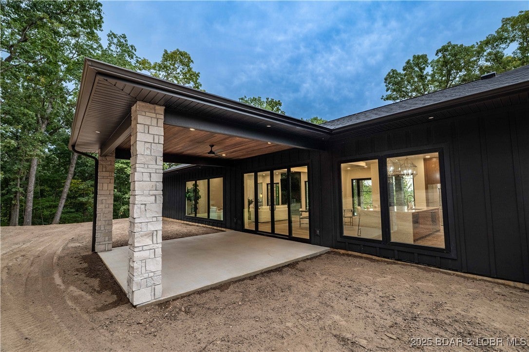 Sunrise Beach, Missouri, 65079, United States, 3 Bedrooms Bedrooms, ,3 BathroomsBathrooms,Residential,Active,1922285