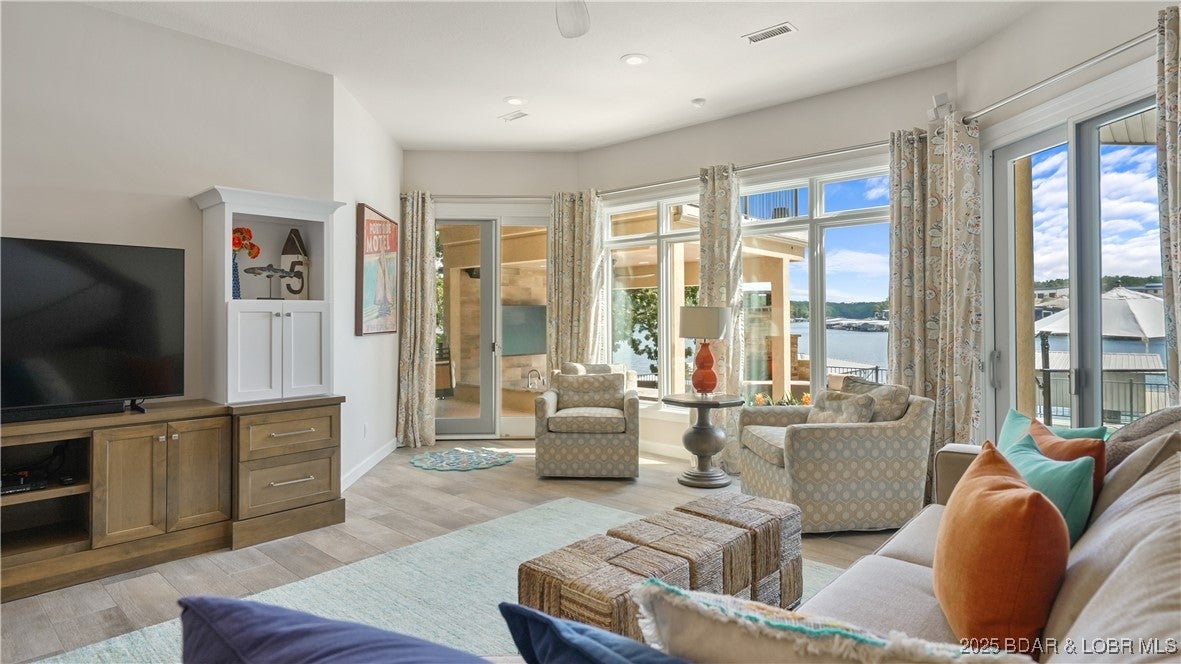 Sunrise Beach, Missouri, 65079, United States, 5 Bedrooms Bedrooms, ,5 BathroomsBathrooms,Residential,Active,1929435