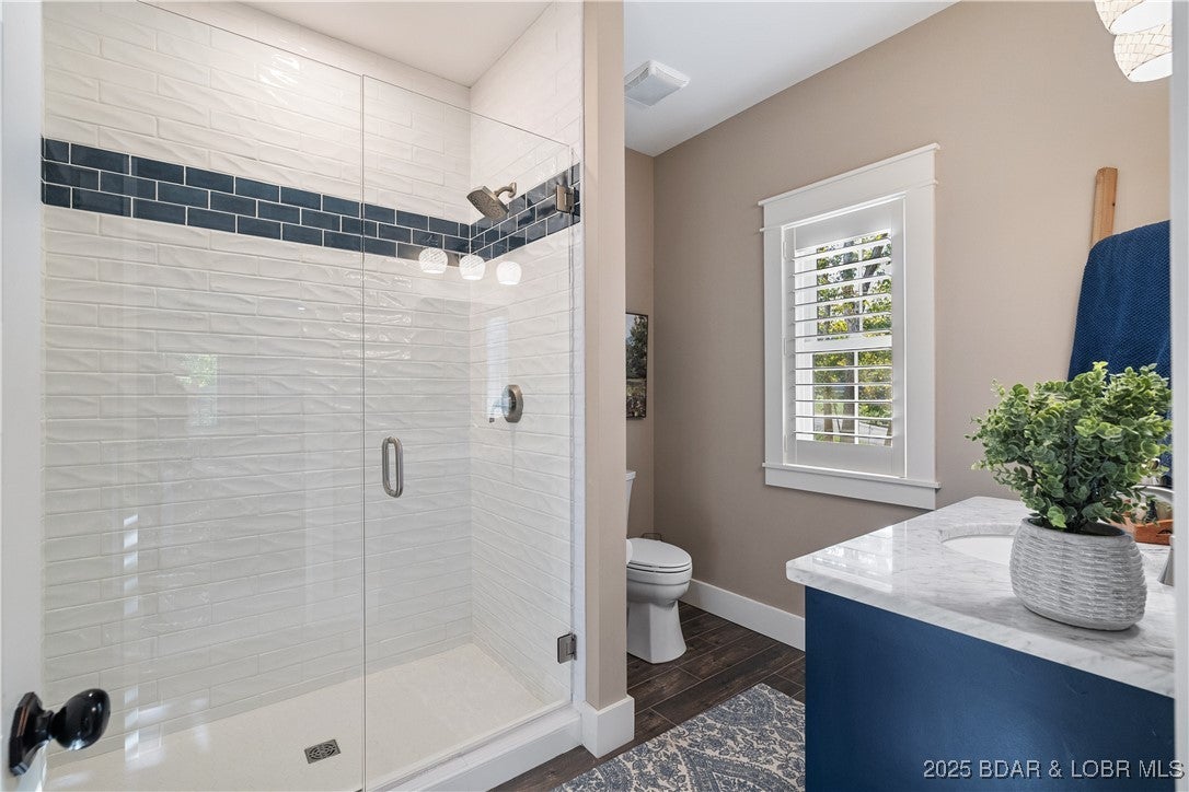 Lake Ozark, Missouri, 65049, United States, 4 Bedrooms Bedrooms, ,5 BathroomsBathrooms,Residential,Active,1960161