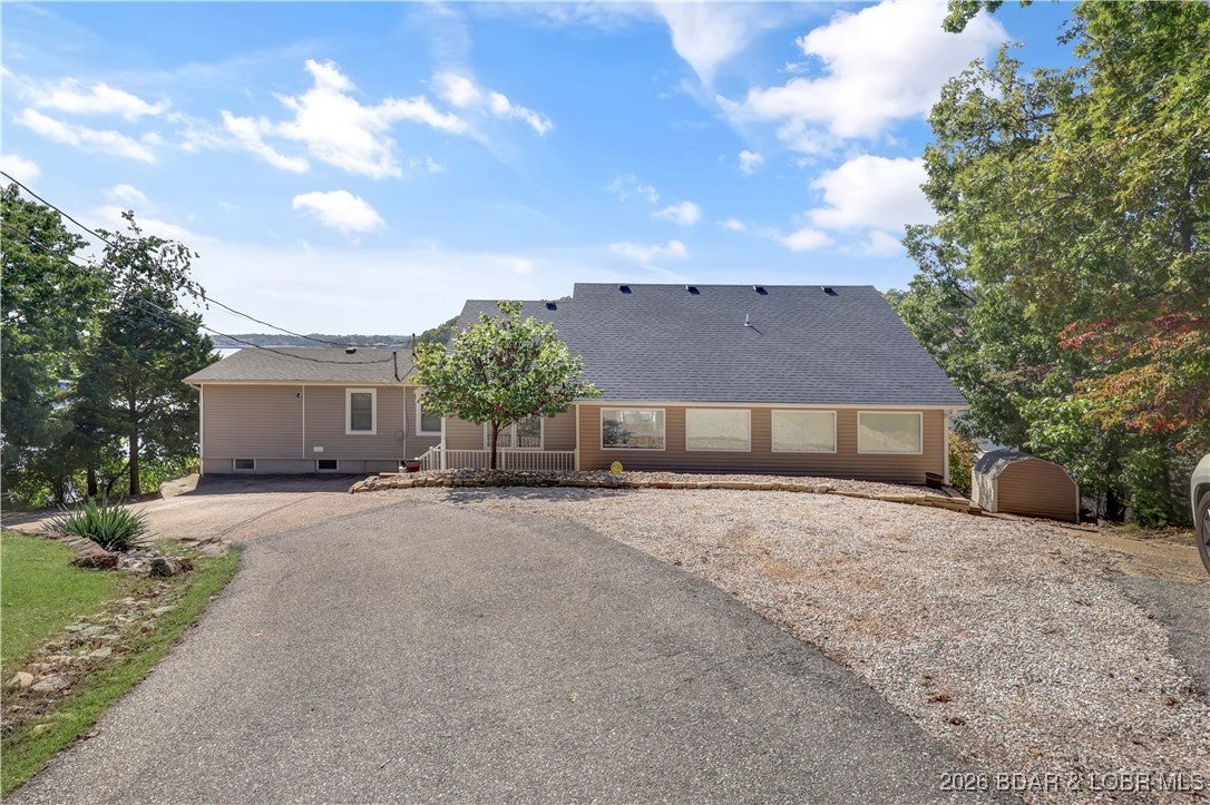 Sunrise Beach, Missouri, 65079, United States, 5 Bedrooms Bedrooms, ,6 BathroomsBathrooms,Residential,Active,2015451