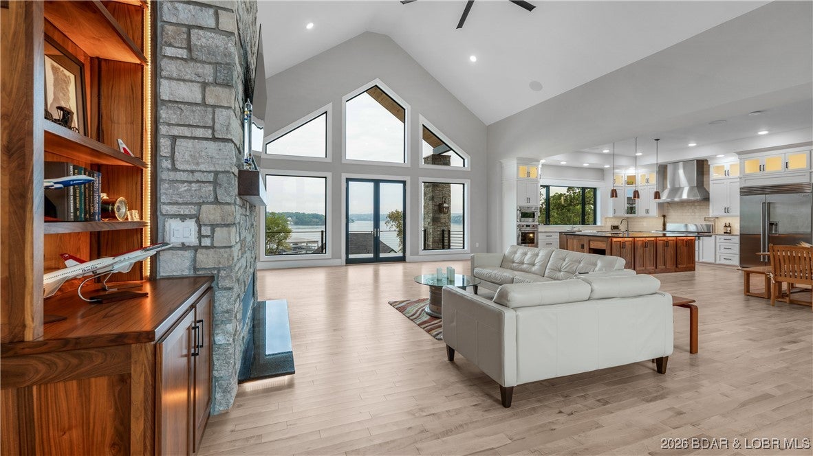 Osage Beach, Missouri, 65065, United States, 4 Bedrooms Bedrooms, ,5 BathroomsBathrooms,Residential,Active,2008724