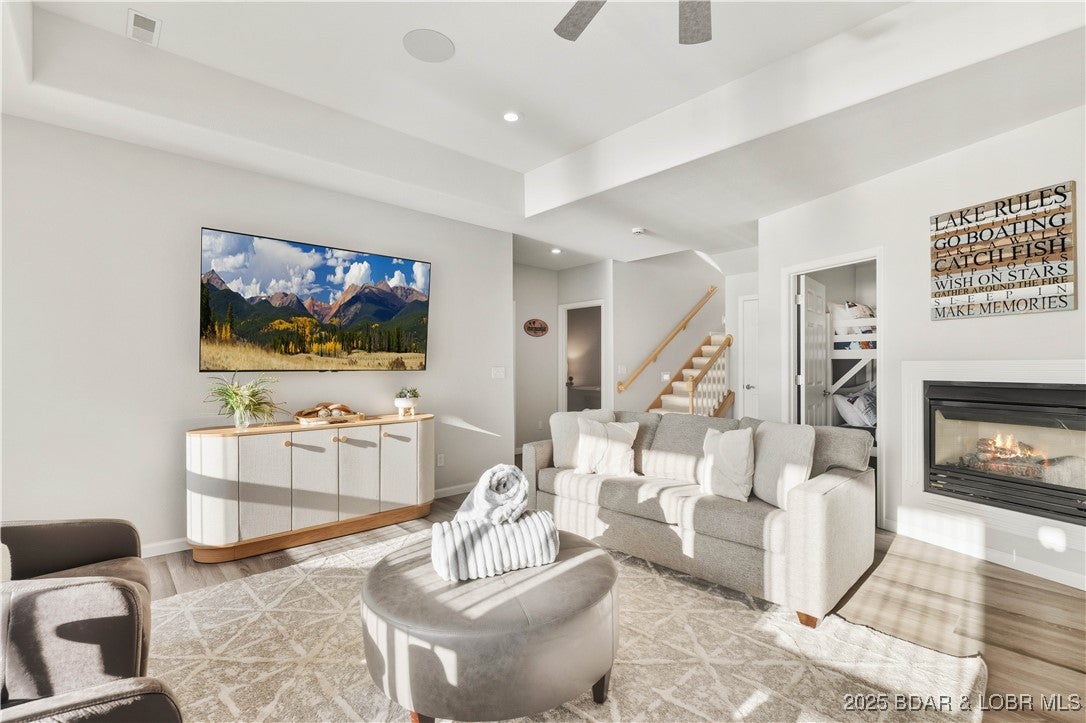 Sunrise Beach, Missouri, 65079, United States, 6 Bedrooms Bedrooms, ,5 BathroomsBathrooms,Residential,Active,1963265