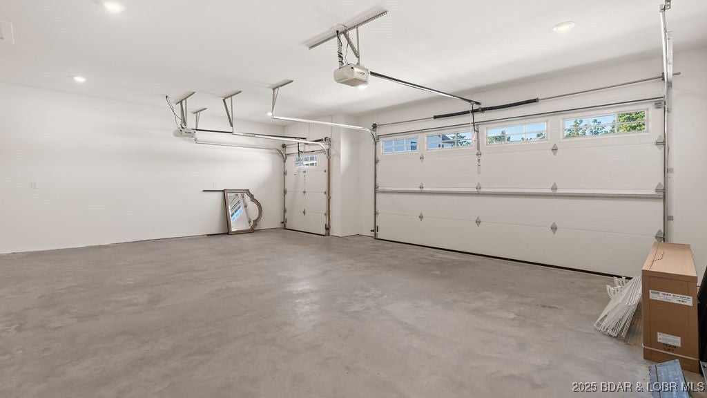 Camdenton, Missouri, 65020, United States, 4 Bedrooms Bedrooms, ,4 BathroomsBathrooms,Residential,Active,1945094