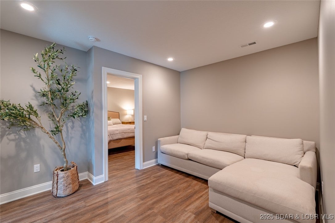 Sunrise Beach, Missouri, 65079, United States, 5 Bedrooms Bedrooms, ,7 BathroomsBathrooms,Residential,Active,2007238