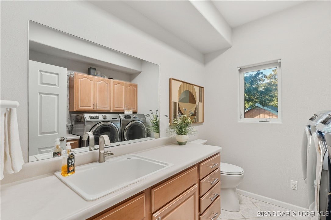 Sunrise Beach, Missouri, 65079, United States, 6 Bedrooms Bedrooms, ,5 BathroomsBathrooms,Residential,Active,1963265