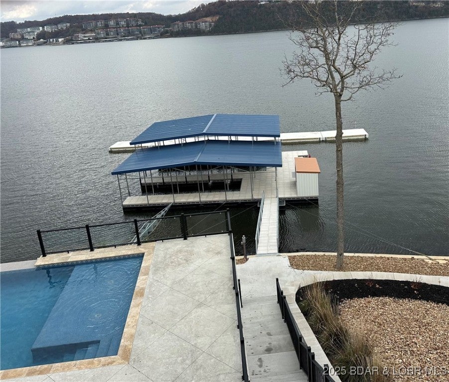 Porto Cima, Missouri, 65079, United States, 6 Bedrooms Bedrooms, ,5 BathroomsBathrooms,Residential,Active,1960144