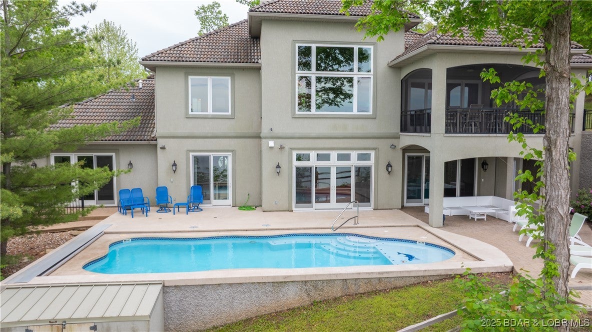 Camdenton, Missouri, 65020, United States, 5 Bedrooms Bedrooms, ,5 BathroomsBathrooms,Residential,Active,1989766