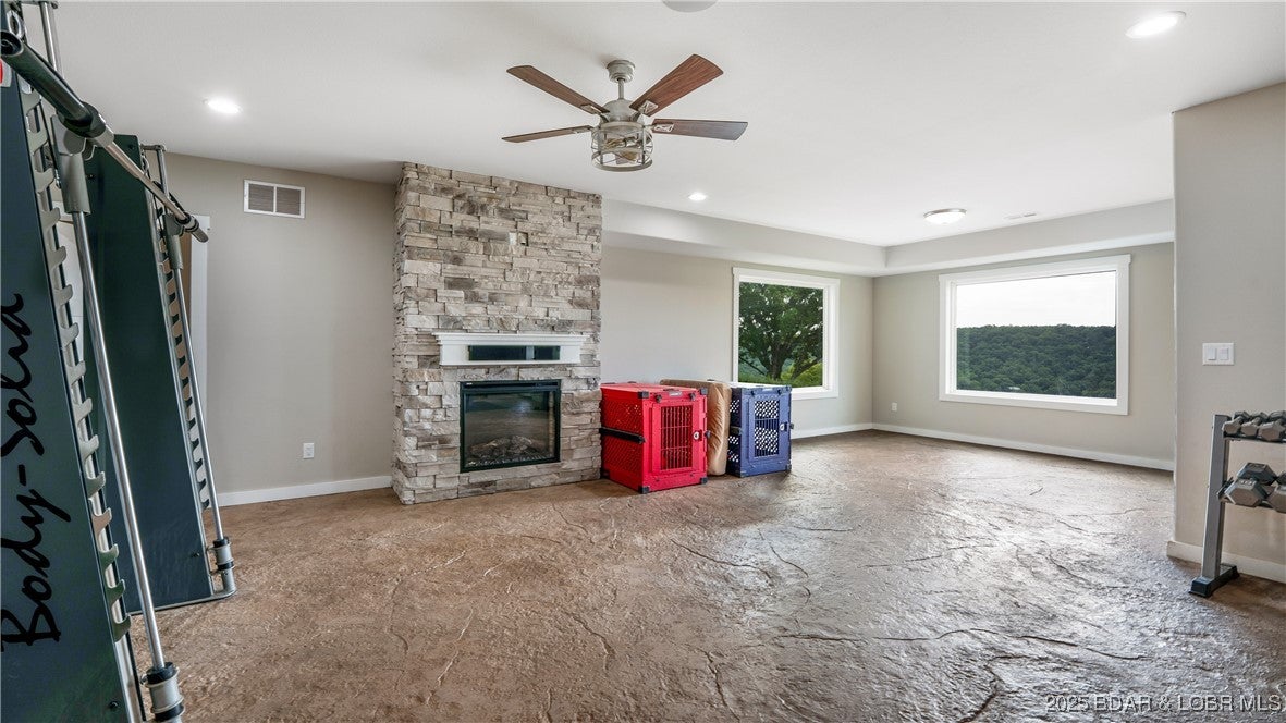 Camdenton, Missouri, 65020, United States, 5 Bedrooms Bedrooms, ,4 BathroomsBathrooms,Residential,Active,1903211