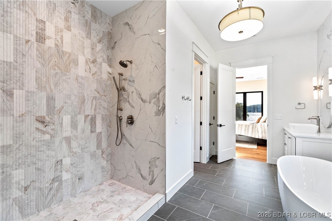 Osage Beach, Missouri, 65065, United States, 6 Bedrooms Bedrooms, ,6 BathroomsBathrooms,Residential,Active,1922661