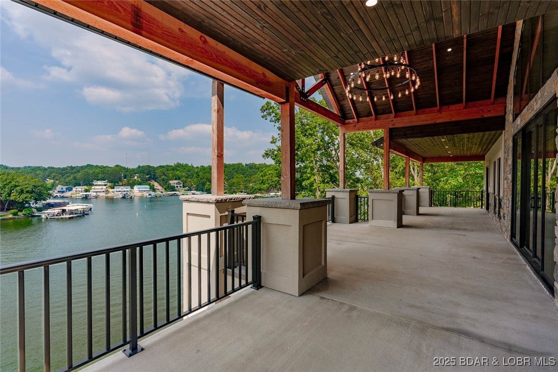 Sunrise Beach, Missouri, 65079, United States, 6 Bedrooms Bedrooms, ,7 BathroomsBathrooms,Residential,Active,1968091