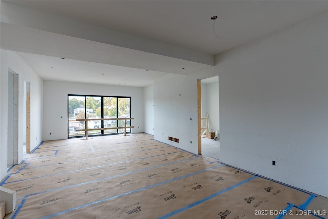 Osage Beach, Missouri, 65065, United States, 4 Bedrooms Bedrooms, ,5 BathroomsBathrooms,Residential,Active,1985585