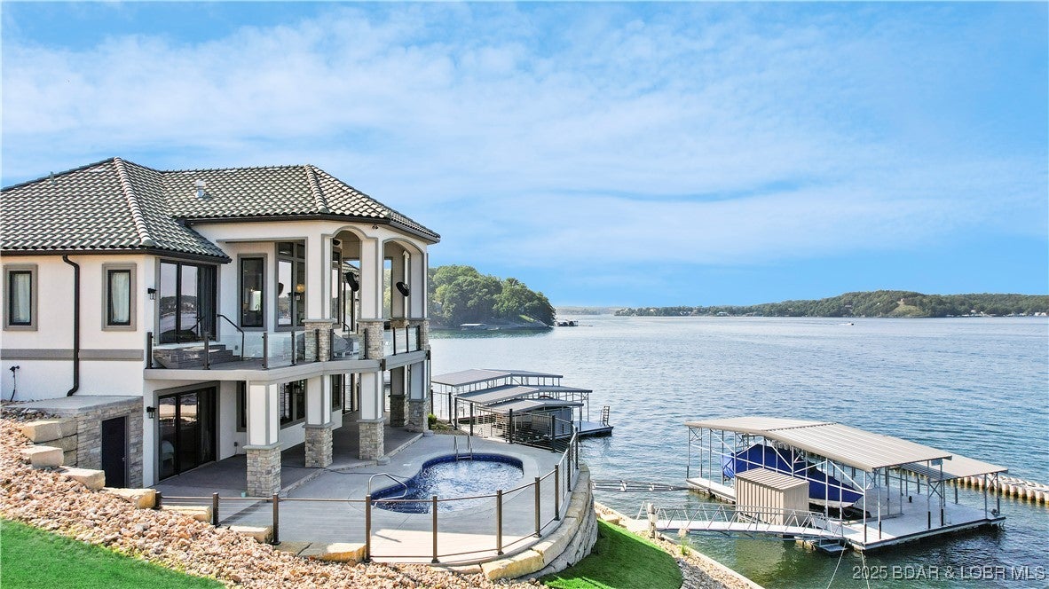 Lake Ozark, Missouri, 65049, United States, ,5 BathroomsBathrooms,Residential,Active,1734496