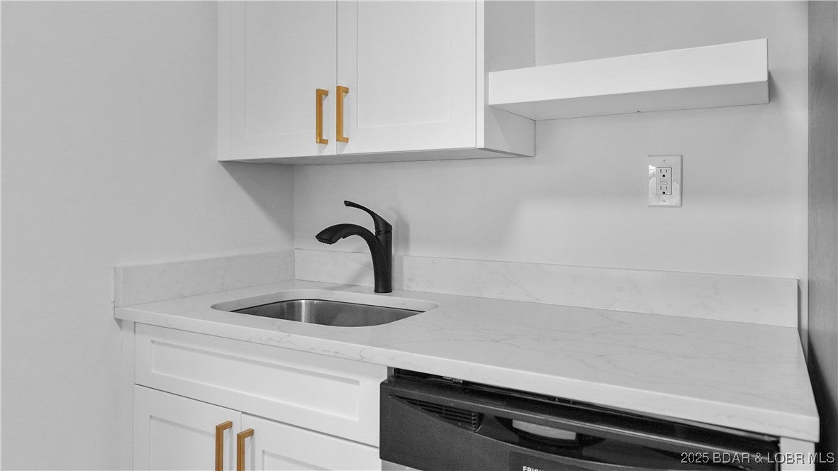 Osage Beach, Missouri, 65065, United States, 4 Bedrooms Bedrooms, ,4 BathroomsBathrooms,Residential,Active,1946330