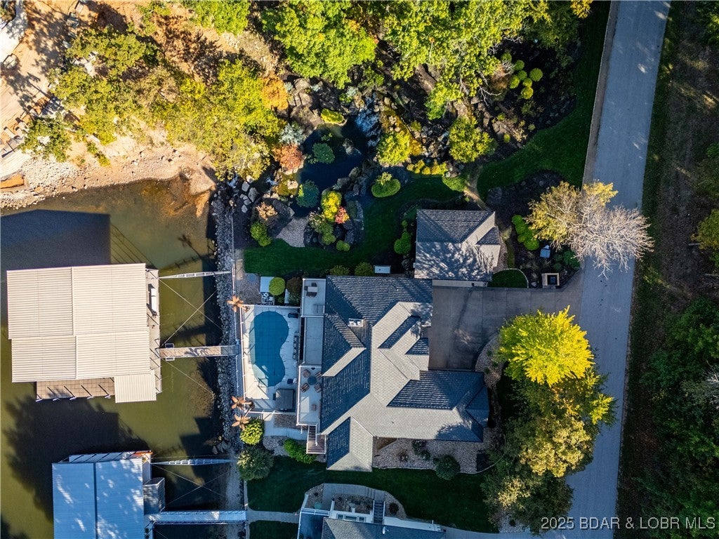 Porto Cima, Missouri, 65079, United States, 5 Bedrooms Bedrooms, ,4 BathroomsBathrooms,Residential,Active,1973370