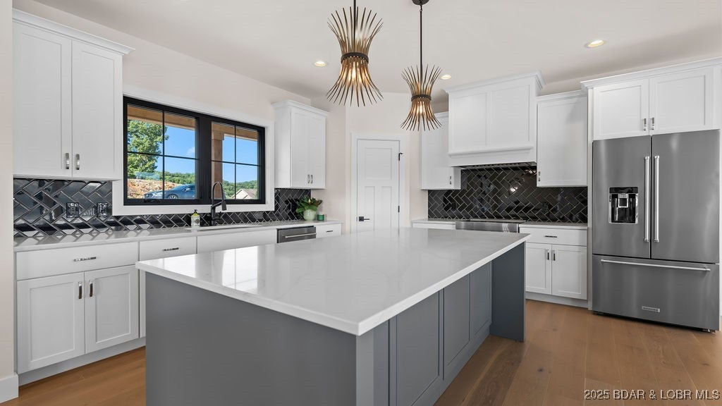 Camdenton, Missouri, 65020, United States, 4 Bedrooms Bedrooms, ,4 BathroomsBathrooms,Residential,Active,1945094