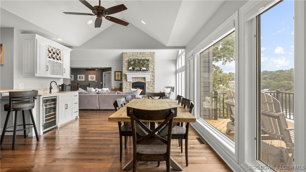 Lake Ozark, Missouri, 65049, United States, 5 Bedrooms Bedrooms, ,5 BathroomsBathrooms,Residential,Active,1968089