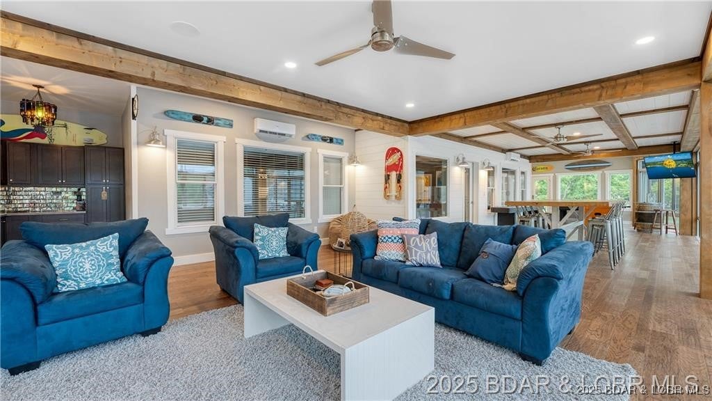 Camdenton, Missouri, 65020, United States, 7 Bedrooms Bedrooms, ,6 BathroomsBathrooms,Residential,Active,1876843