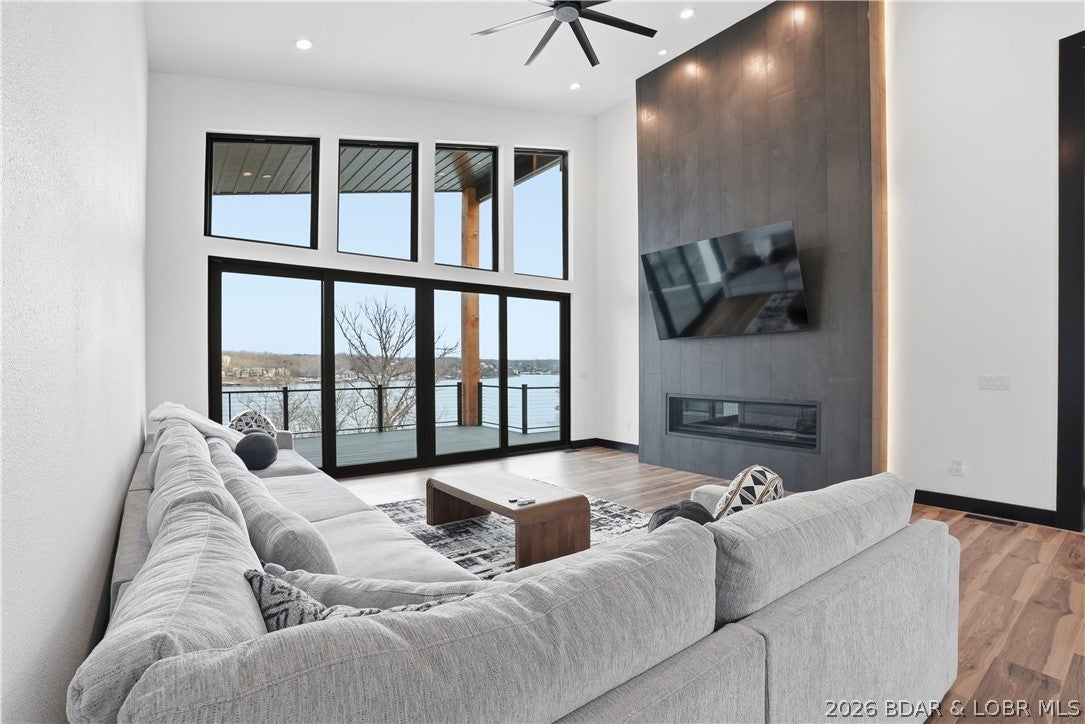 Sunrise Beach, Missouri, 65079, United States, 5 Bedrooms Bedrooms, ,4 BathroomsBathrooms,Residential,Active,2025216