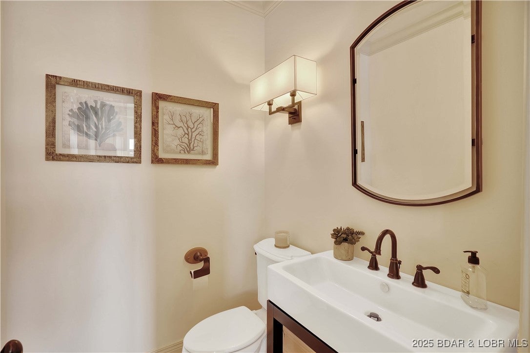 Porto Cima, Missouri, 65079, United States, 7 Bedrooms Bedrooms, ,7 BathroomsBathrooms,Residential,Active,1922532