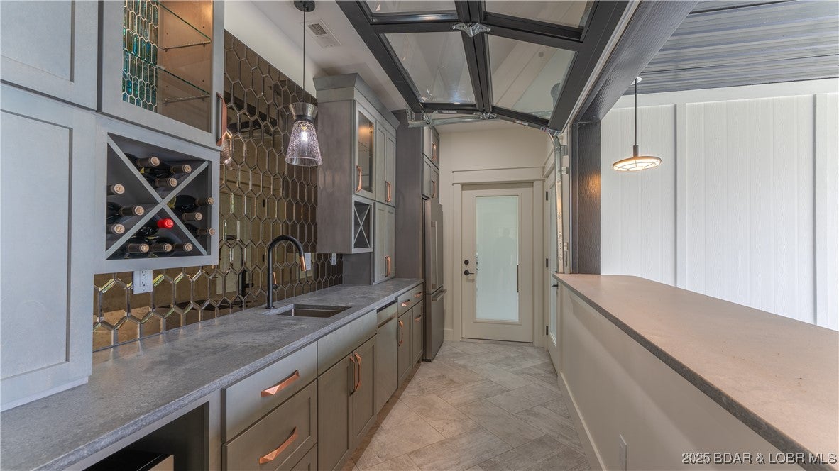 Porto Cima, Missouri, 65079, United States, 6 Bedrooms Bedrooms, ,6 BathroomsBathrooms,Residential,Active,1894189