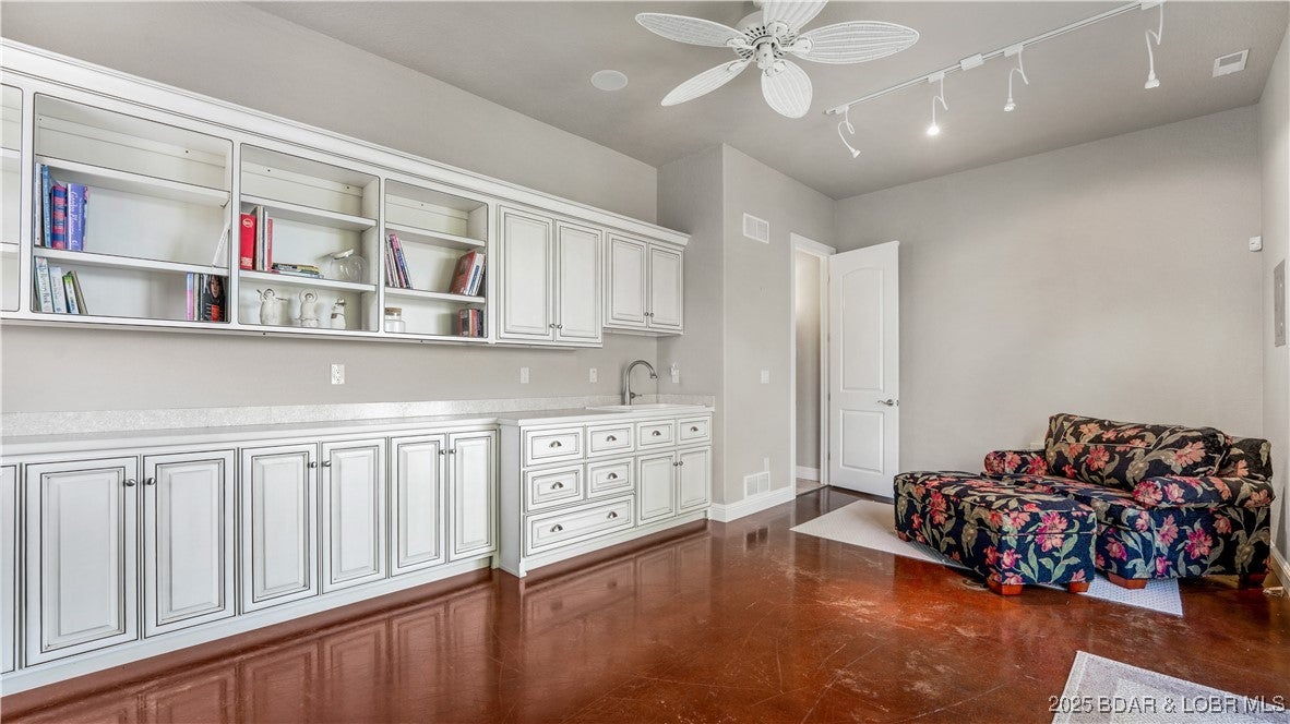 Camdenton, Missouri, 65020, United States, 5 Bedrooms Bedrooms, ,5 BathroomsBathrooms,Residential,Active,1989766