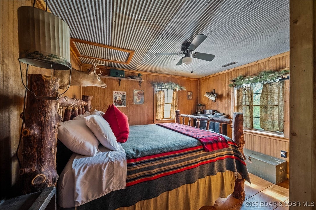 Eldon, Missouri, 65026, United States, 5 Bedrooms Bedrooms, ,3 BathroomsBathrooms,Residential,Active,1790925