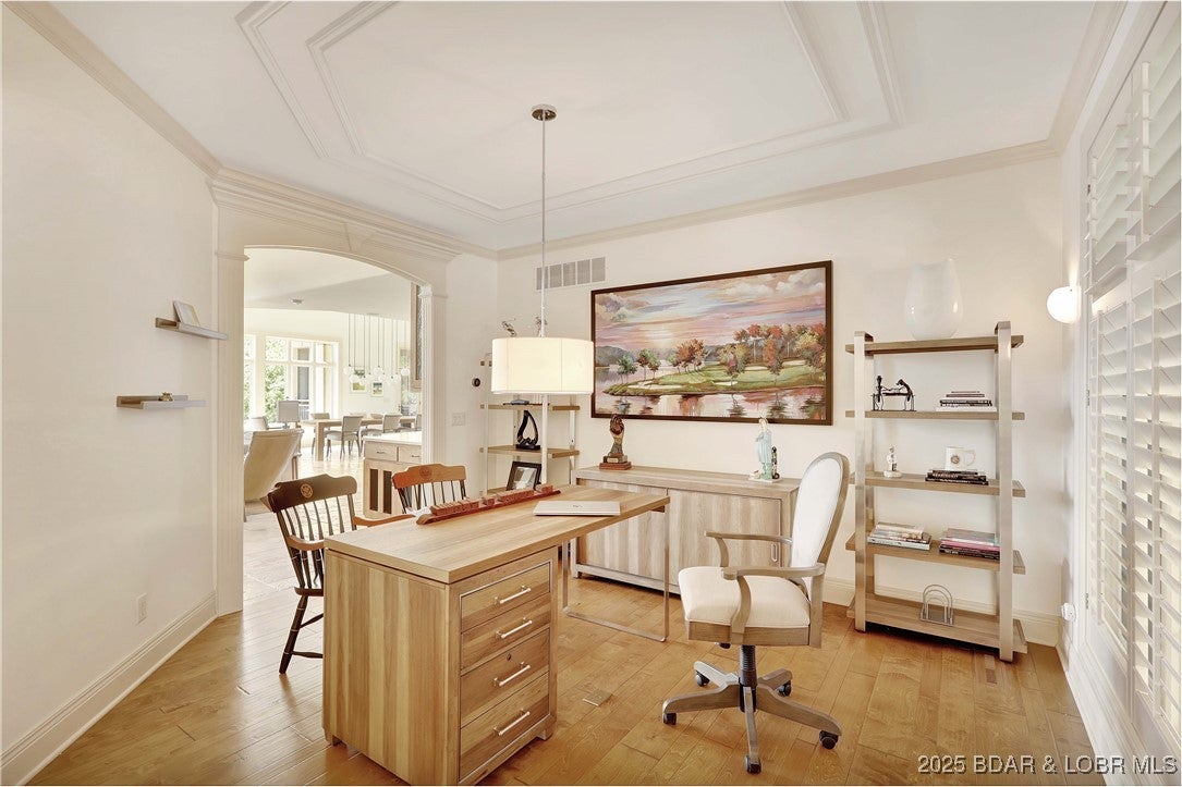 Porto Cima, Missouri, 65079, United States, 7 Bedrooms Bedrooms, ,7 BathroomsBathrooms,Residential,Active,1922532